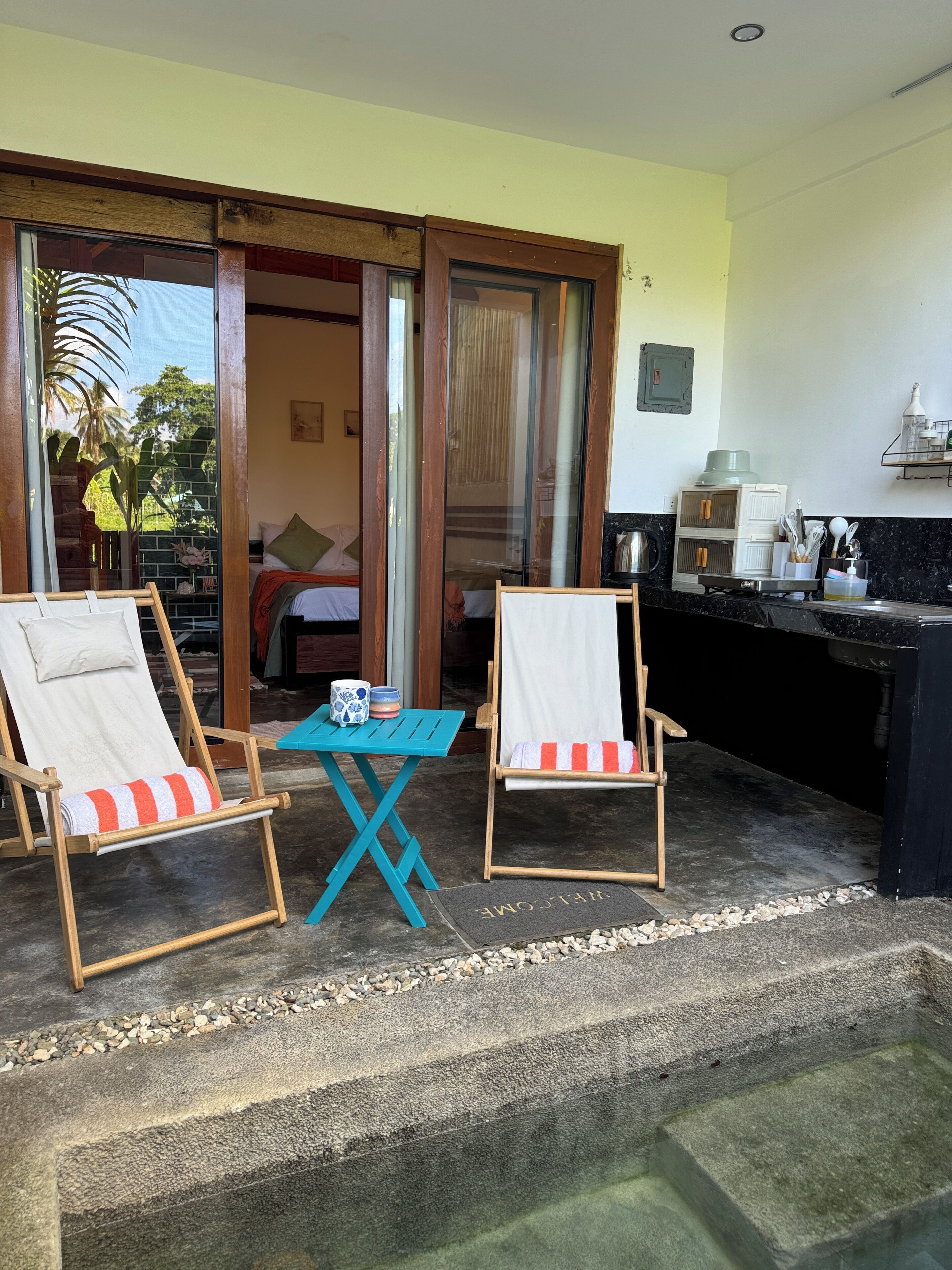 デスク、WiFi (無料)