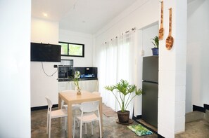 Family Villa, Kitchenette | Private kitchen