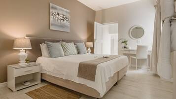 Kamer, kitchenette | Een kluis op de kamer, een strijkplank/strijkijzer, gratis wifi