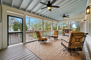 Terrace/patio - Pet Friendly Herty House (Full Home) (Athens)