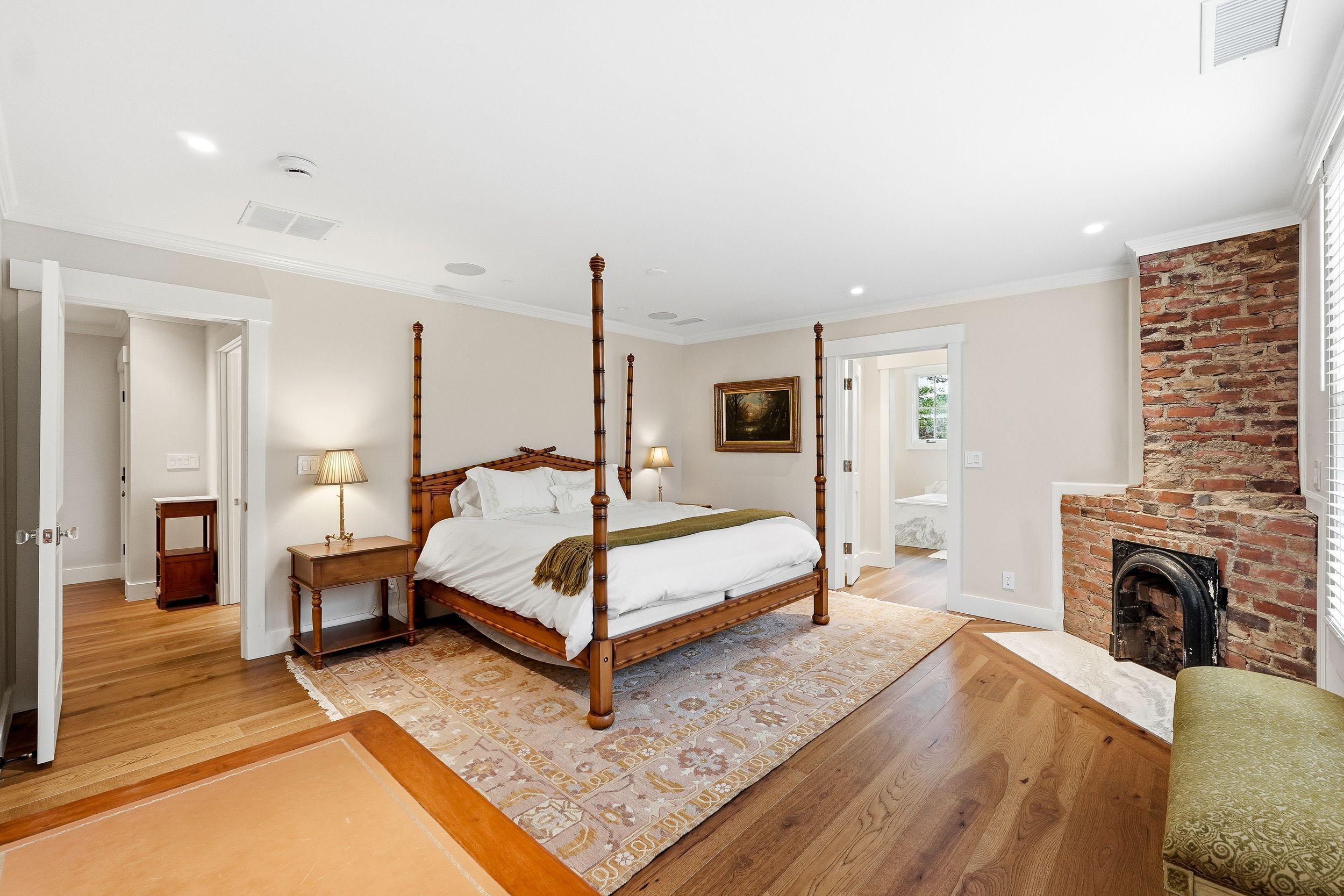 6 slaapkamers, een bureau, wifi, beddengoed