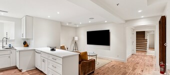 Walk to the Stadium: Herty House (Full Home)