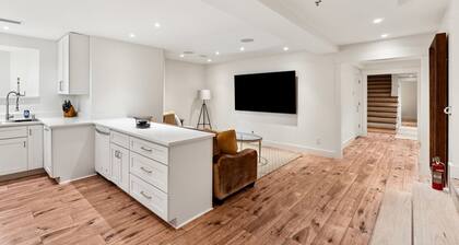 Walk to the Stadium: Herty House (Full Home)