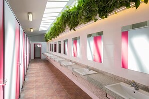 Mobile Home | Bathroom - Home Stay Steps From Sand (Cambrils)