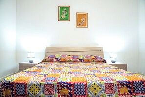 4 bedrooms, iron/ironing board, travel cot, free WiFi