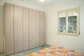 4 bedrooms, iron/ironing board, travel crib, free WiFi - The House of Bilici Charming house surrounded by greenery near golden beaches. (Trapani)