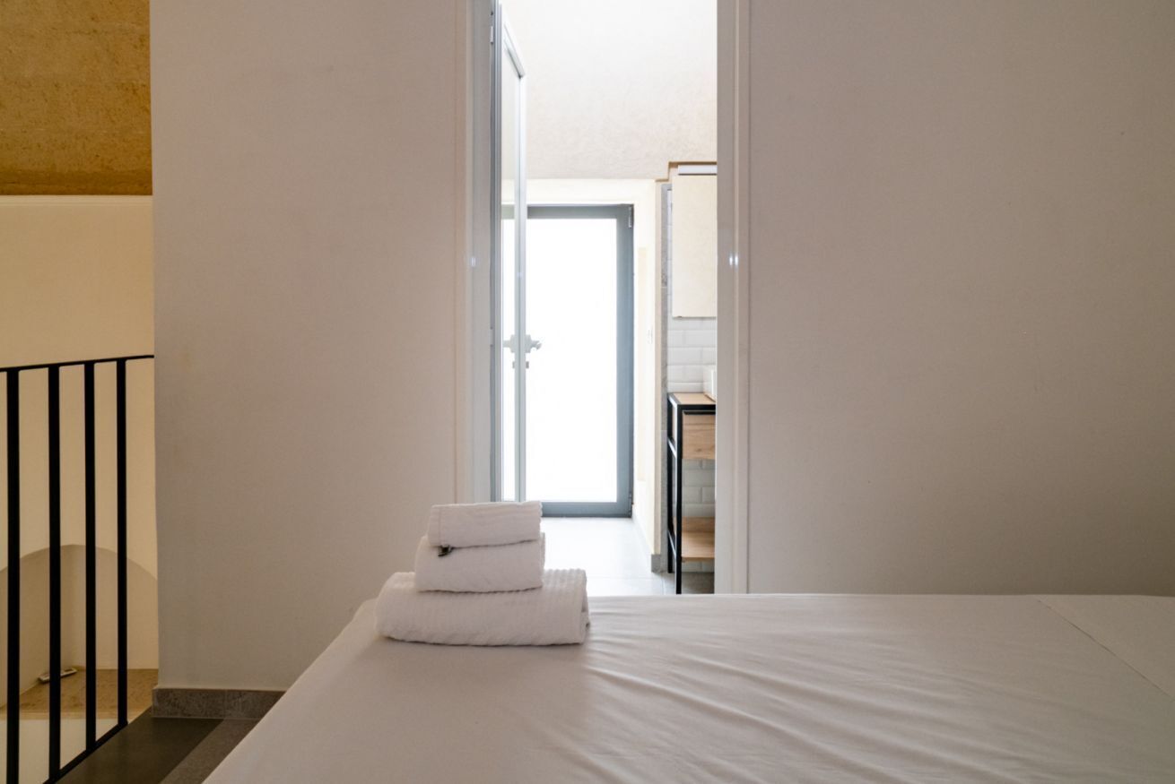 2 bedrooms, travel crib