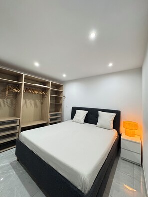 4 dormitorios, tabla de planchar con plancha, wifi y ropa de cama