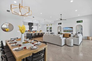 Dining - Sunset Oaks Estate I with Infinity Pool (Kingsland)