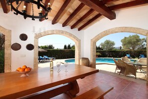 Outdoor dining - LES PALMERES (LLEIDA). Quite and peaceful (Pollensa)