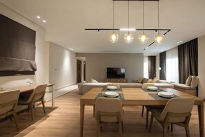 Apartment, Balcony | Living area