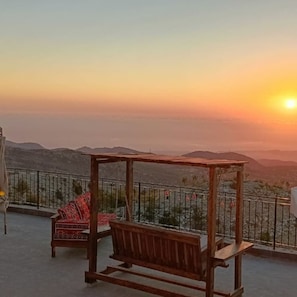 Property grounds - Cedar house jaj (Jaj)