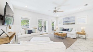 TV - Sugar Hill Hang-Pool, Golf Cart, Dogs OK, Sleeps (Santa Rosa Beach)