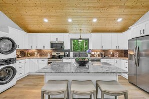 Microwave, stovetop, dishwasher, coffee/tea maker