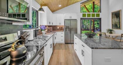 Forest Haven 1030-Luxe Cabin-Sleeps 7