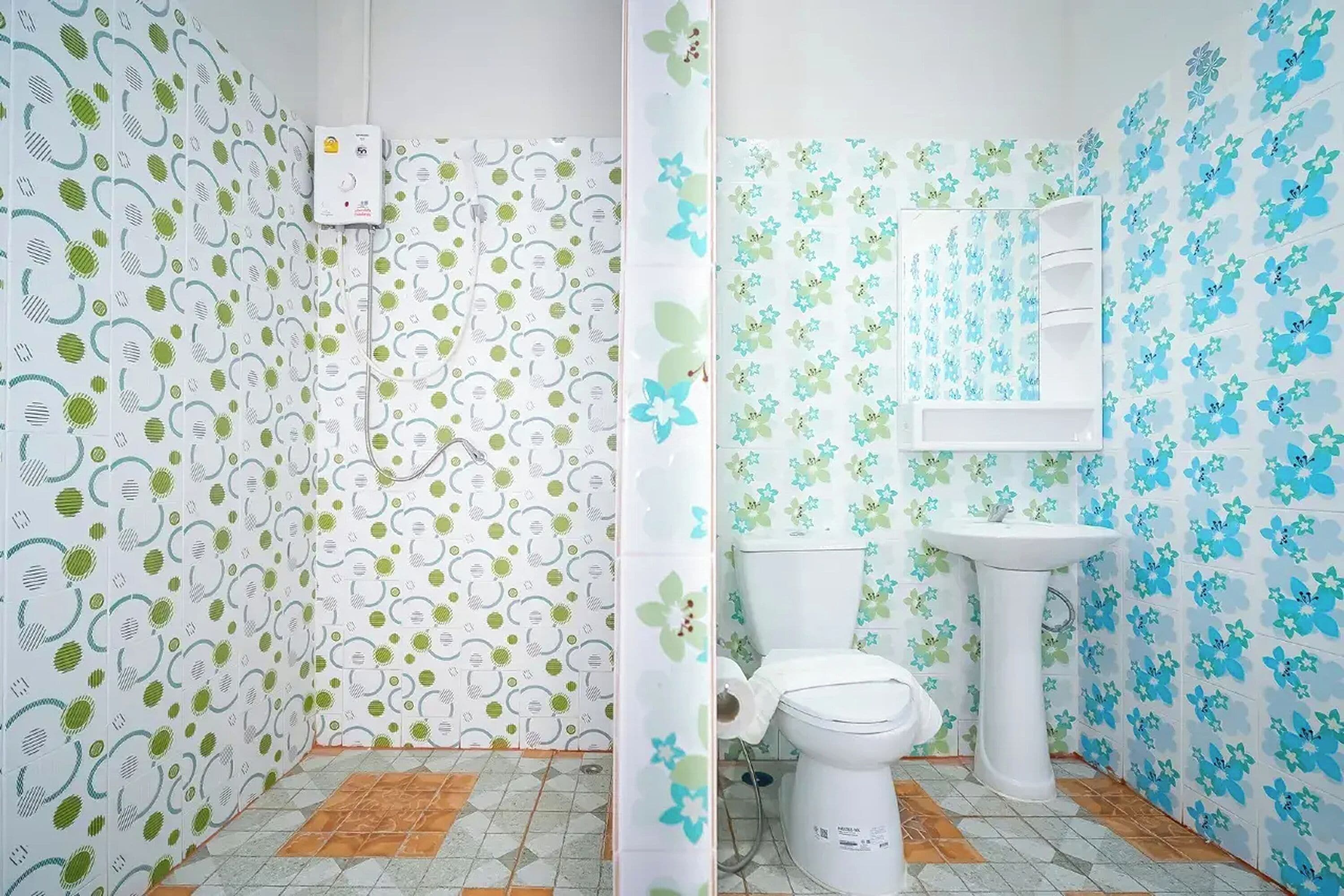Habitació superior, 1 llit de matrimoni gran | Bany | Dutxa, articles de tocador gratuïts, assecador de cabells i tovalloles 
