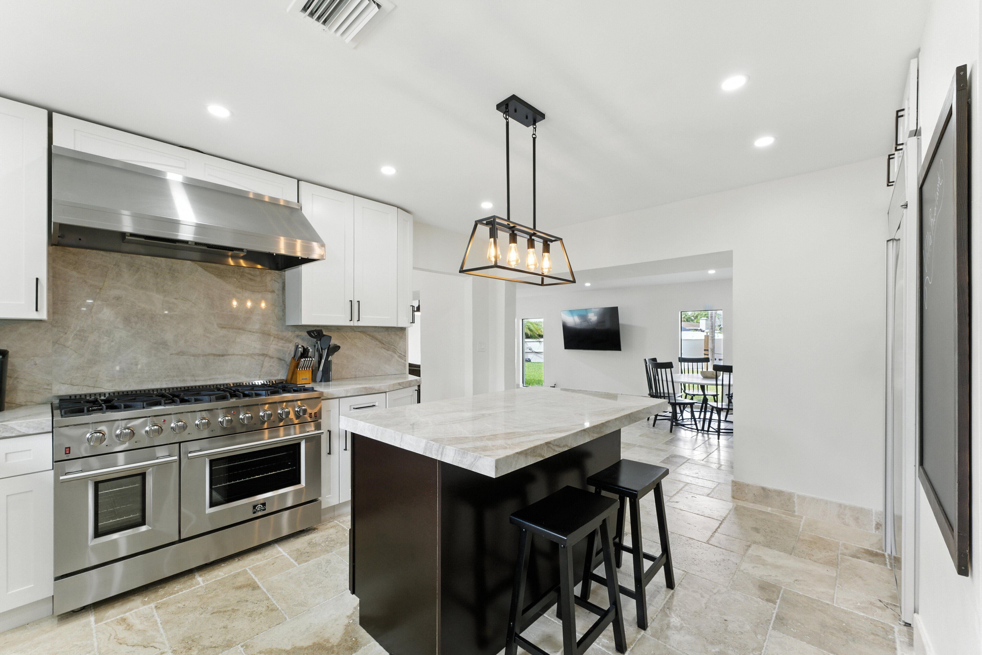 Villa, 5 Bedrooms | Private kitchen