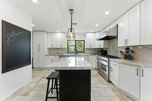 Villa, 5 Bedrooms | Private kitchen | Fridge, oven, coffee/tea maker