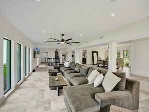 Villa, 5 Schlafzimmer | Wohnbereich