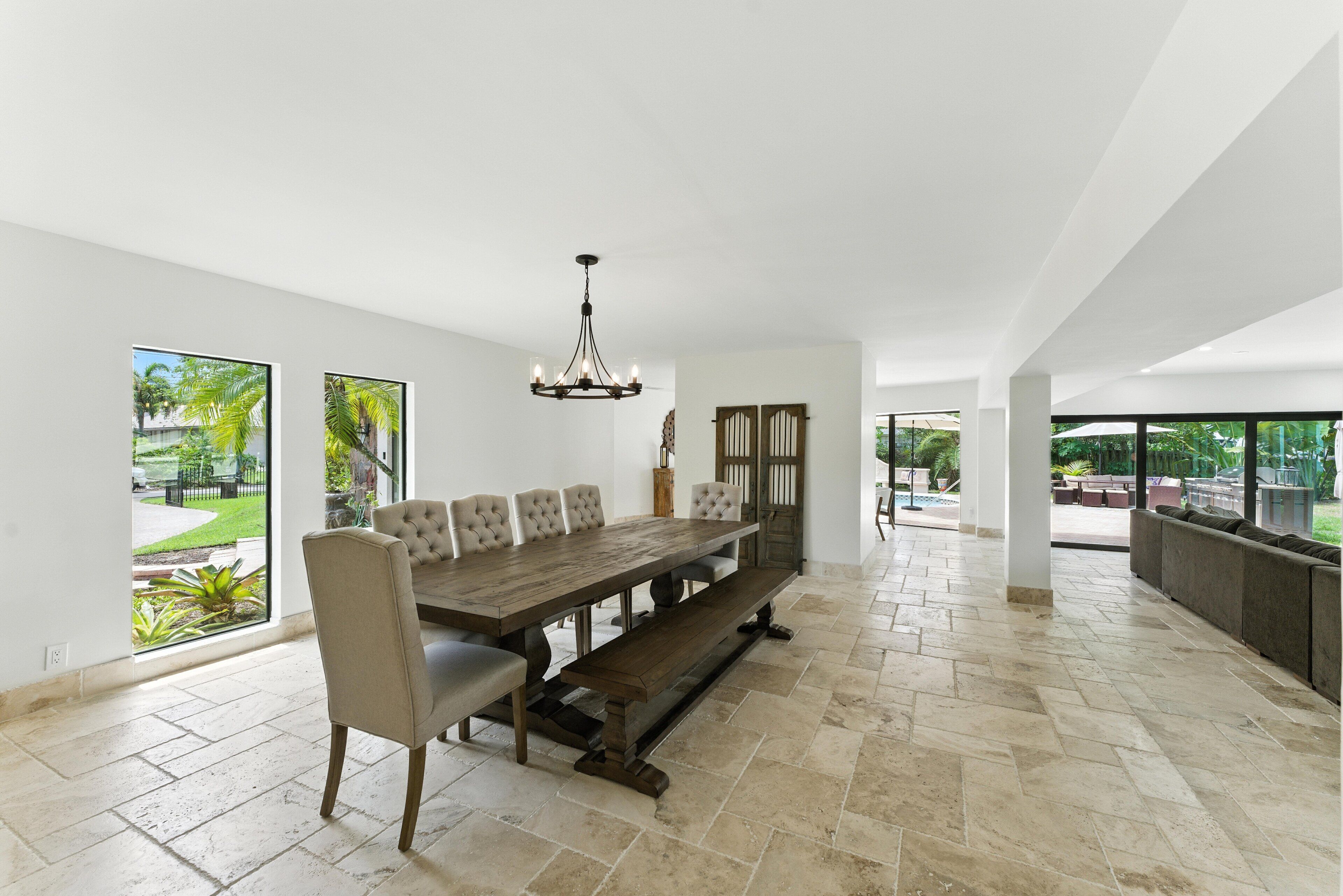 Villa, 5 Bedrooms | Dining