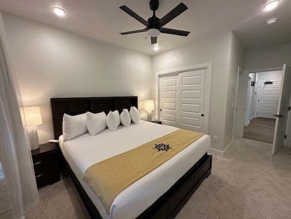 Condo, 1 Bedroom