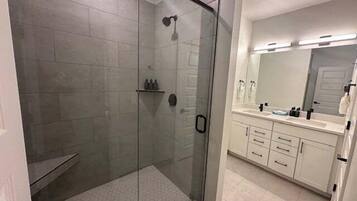 Apartamento, 1 habitación | Baño | Toallas
