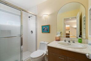Apartment, 2 Schlafzimmer | Badezimmer