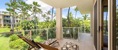 Condo, 2 Bedrooms | Property grounds