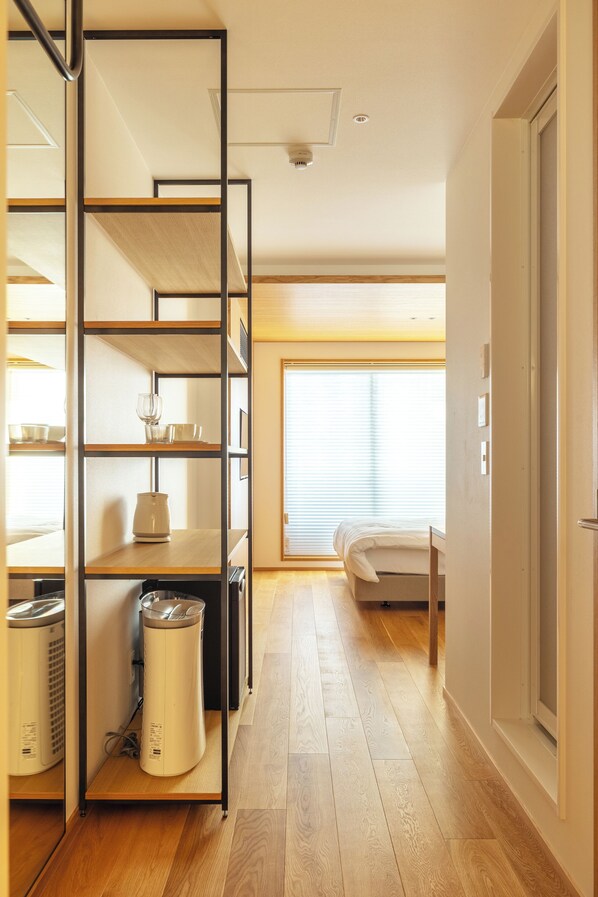 Minibar, bureau, fer et planche à repasser, Wi-Fi gratuit