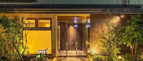 Mặt tiền nơi lưu trú