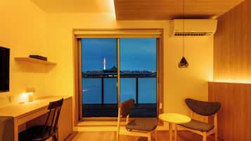 Quarto casal premier, para não fumantes | Sala de estar | TV 32 polegadas com canais digitais