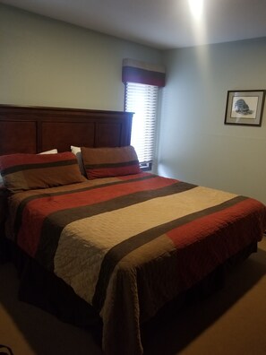 2 bedrooms, iron/ironing board, WiFi, bed sheets - Amazing views! 2-bedroom condo with WiFi in Sugar Mountain (Sugar Mountain)