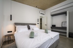 3 chambres, fer et planche à repasser, Wi-Fi, draps fournis