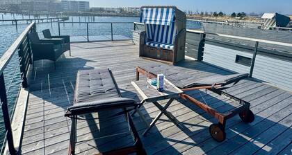 Péniche 'Lilla Lina' avec vue sur la mer, terrasse privée et Wi-Fi
