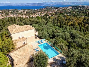 Villa | 3 bedrooms, Internet