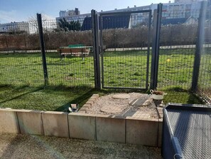 Property grounds - Apartment with garden 5 minutes from the LAC and CASINO D'ENGHAIN-LES-BAINS (Épinay-sur-Seine)