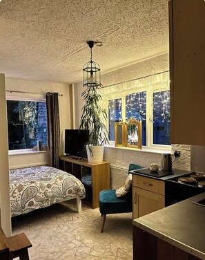 1 bedroom, WiFi, bed sheets