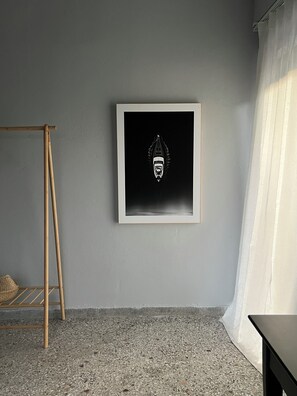 ห้องลักซ์ชัวรี่ดับเบิล, ระเบียง, เห็นวิวทะเลบางส่วน | โต๊ะทำงาน, พื้นที่ทำงานแบบใช้แล็ปท็อป, ผ้าม่านกันแสง, ห้องเก็บเสียง