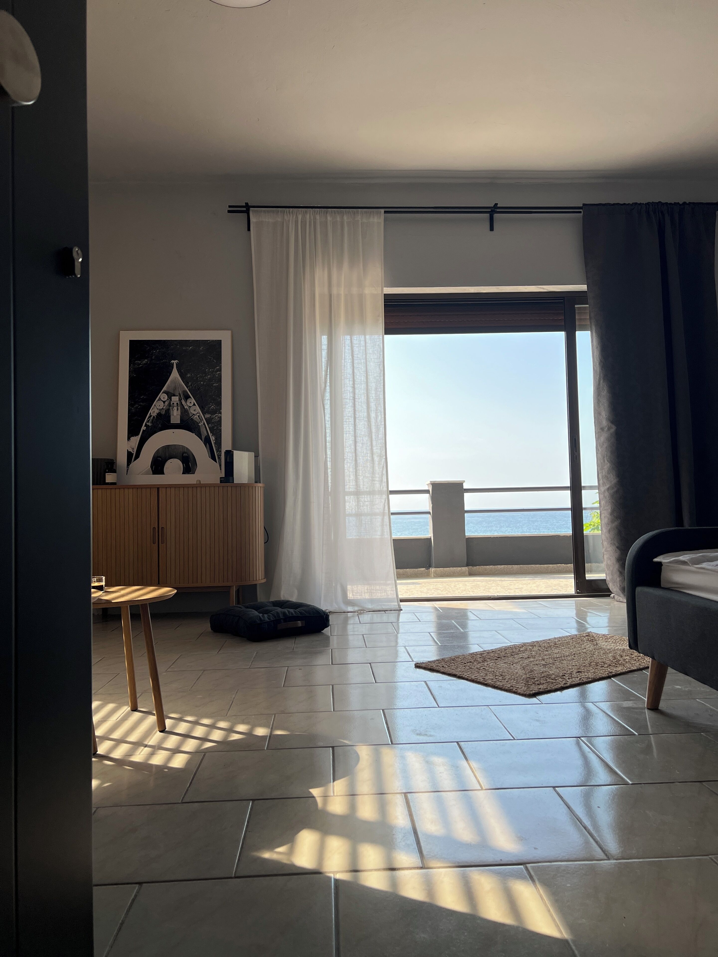 ห้องจูเนียร์สวีท, ระเบียง, วิวทะเล | โต๊ะทำงาน, พื้นที่ทำงานแบบใช้แล็ปท็อป, ผ้าม่านกันแสง, ห้องเก็บเสียง