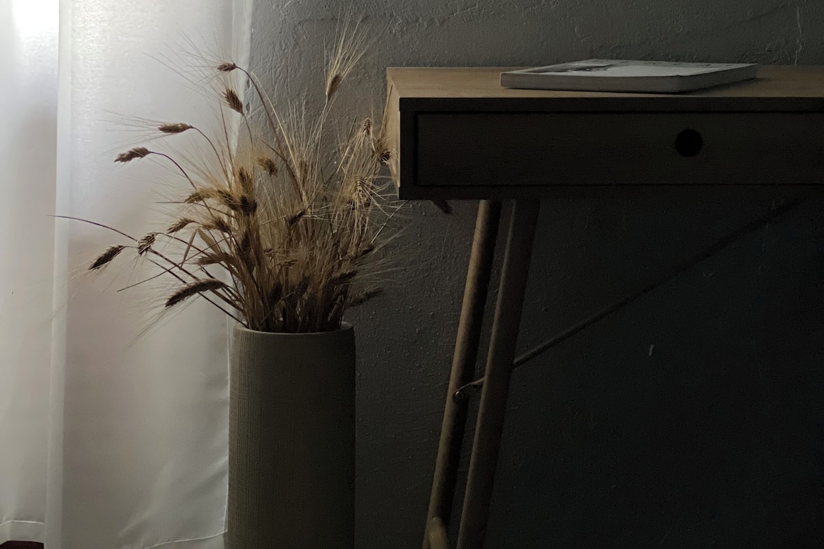 ห้องดีลักซ์ดับเบิล, ระเบียง, วิวสวน | โต๊ะทำงาน, พื้นที่ทำงานแบบใช้แล็ปท็อป, ผ้าม่านกันแสง, ห้องเก็บเสียง