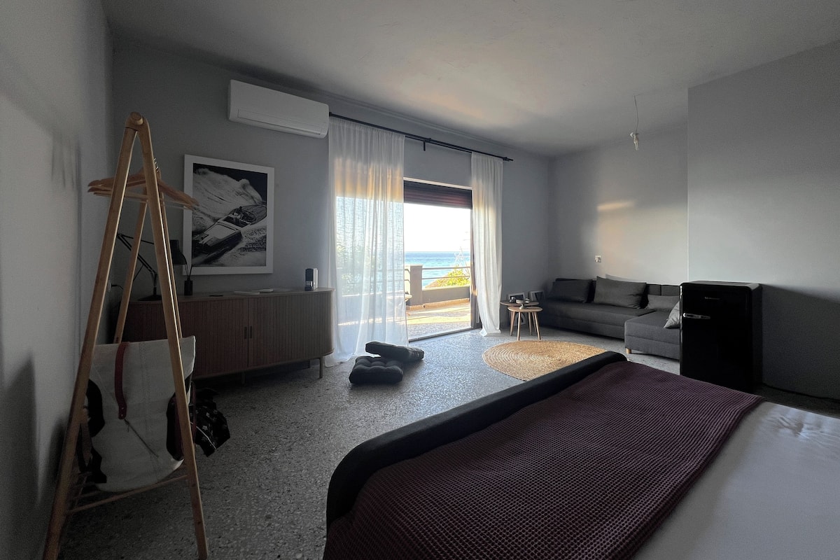 ห้องจูเนียร์สวีท, ระเบียง, วิวทะเล | โต๊ะทำงาน, พื้นที่ทำงานแบบใช้แล็ปท็อป, ผ้าม่านกันแสง, ห้องเก็บเสียง