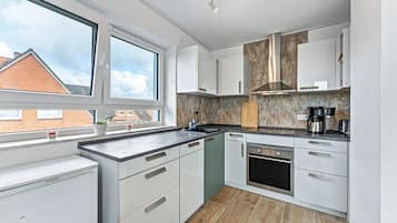 Køleskab, ovn, kogeplade, opvaskemaskine