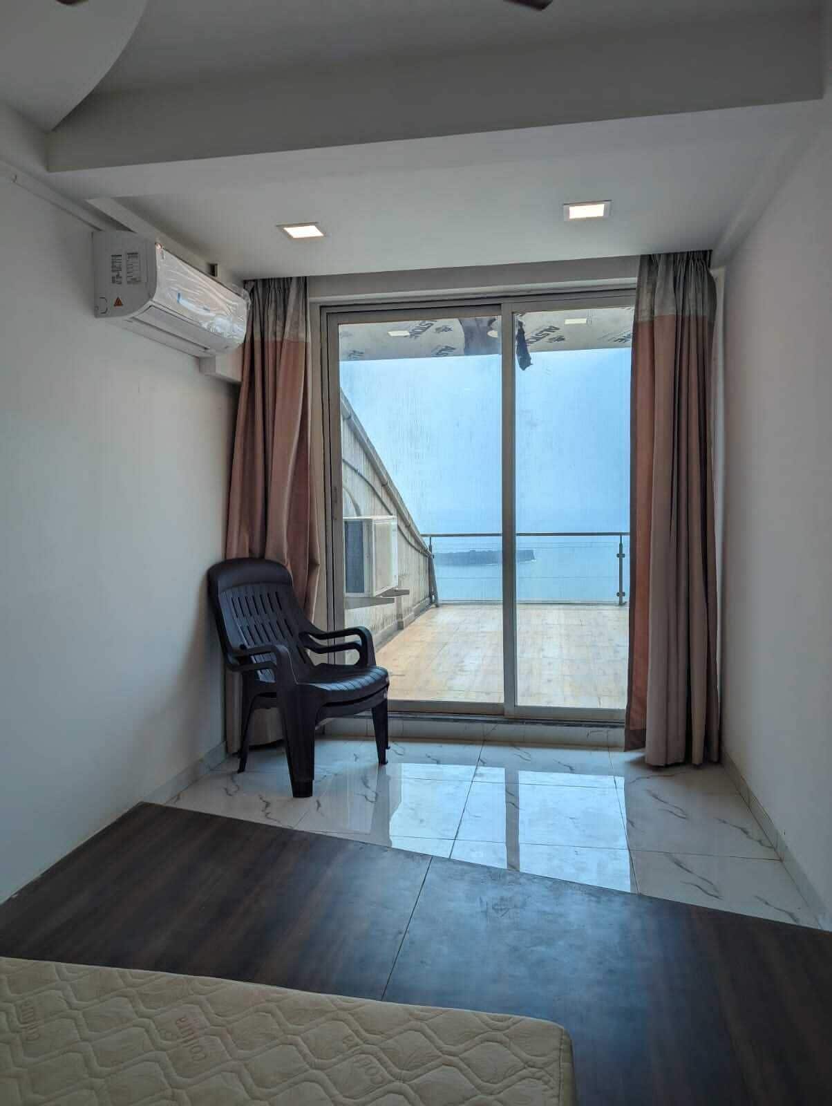 Executive Apartment, Balcony