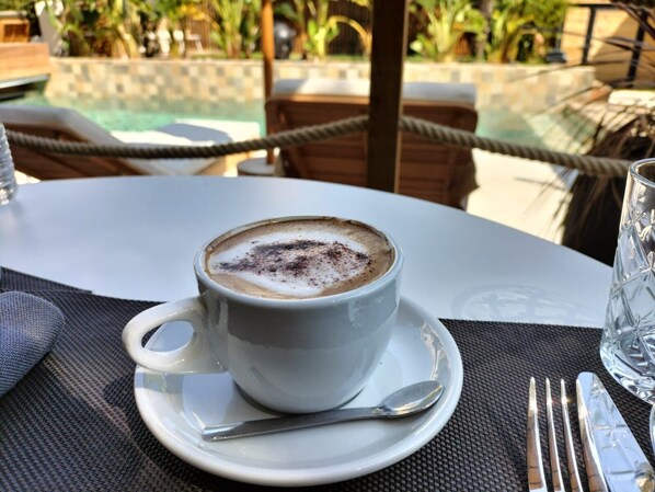 Ilmainen päivittäinen mannermainen aamiainen 