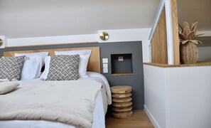 Kahden hengen comfort-huone (yksi tai kaksi sänkyä), parveke, näköala uima-altaalle (Terre de Brume) | Tallelokero huoneessa, silitysrauta/-lauta, ilmainen Wi-Fi