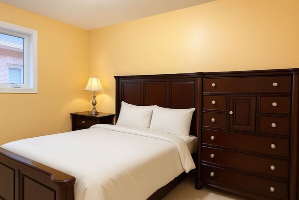 4 bedrooms, desk, iron/ironing board, WiFi