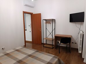 2 camere, una scrivania, Wi-Fi, lenzuola