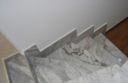 Guest House 'The White House' with Mountain View, Wi-Fi and Air Conditioning