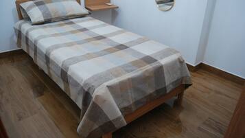 2 camere, una scrivania, Wi-Fi, lenzuola