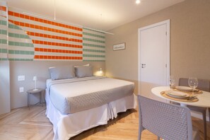 2 chambres, fer et planche à repasser, Wi-Fi gratuit, draps fournis